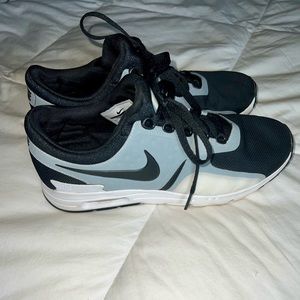 Nike Air Max Zero, women’s size 9